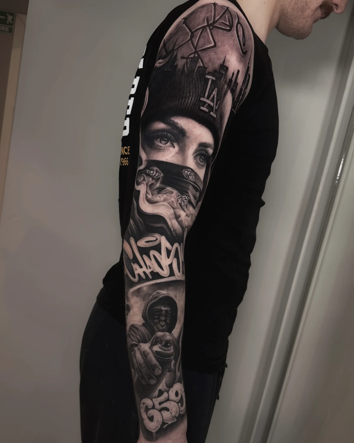 Tatuaj Realism Black and Grey portret realizat la salon Muntele Tattoo Cluj-Napoca