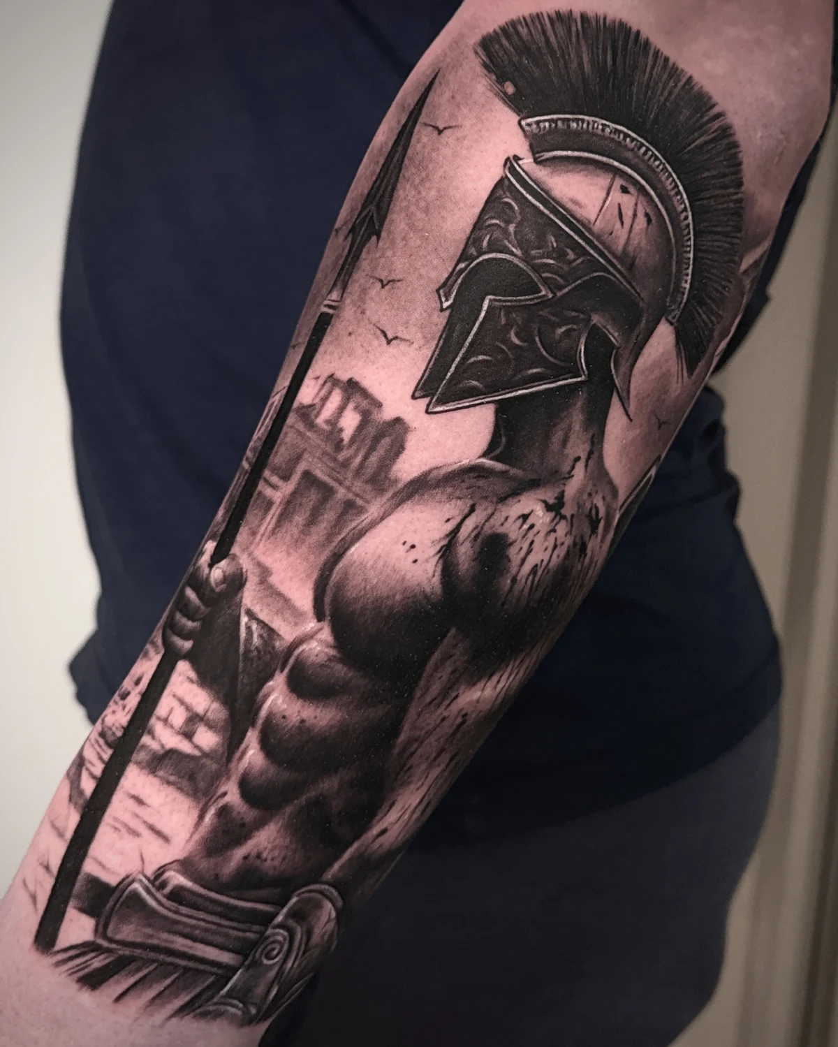 Tatuaj trandafir albastru color realizat la Muntele Tattoo Cluj-Napoca