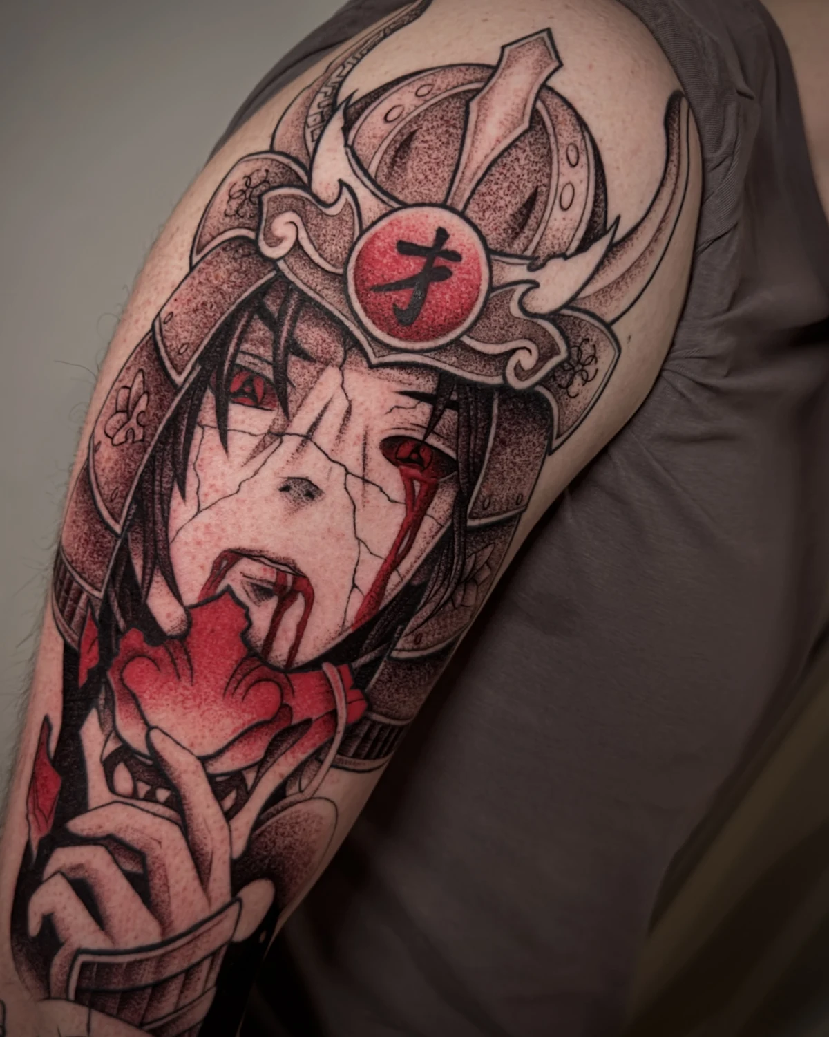 Tatuaj color botanic de finețe realizat de artiștii Muntele Tattoo Cluj-Napoca