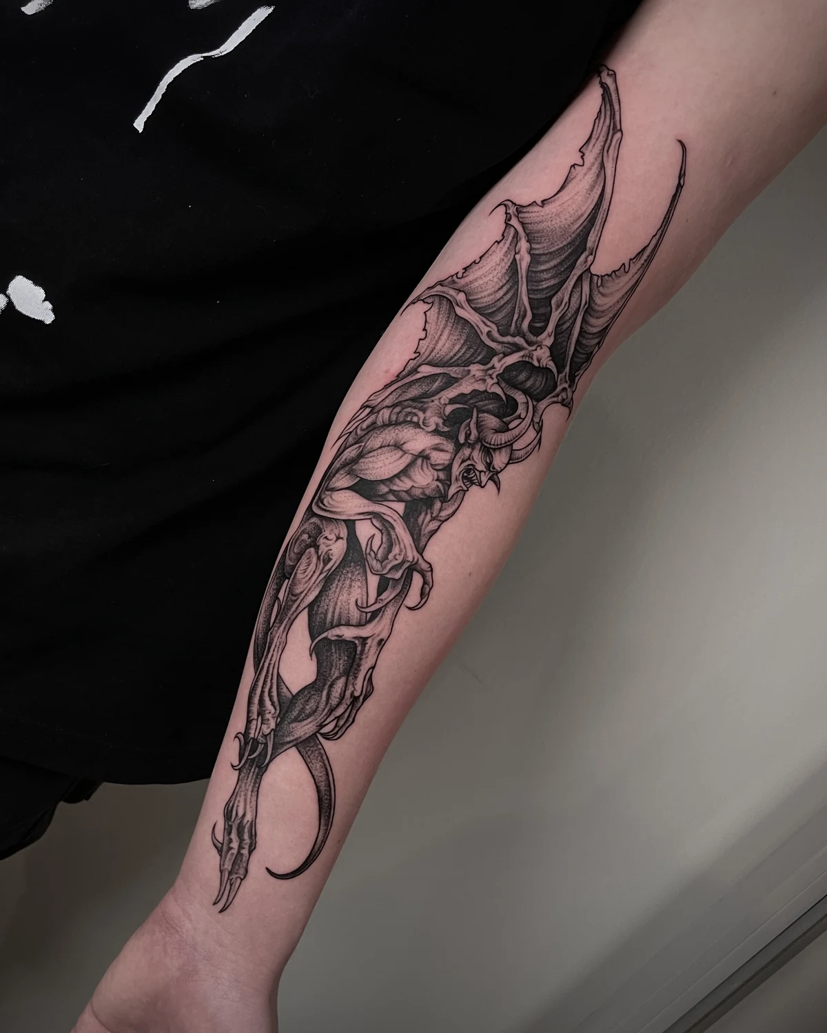 Tatuaj Trash Polka și elemente geometrice realizat la Muntele Tattoo Cluj-Napoca