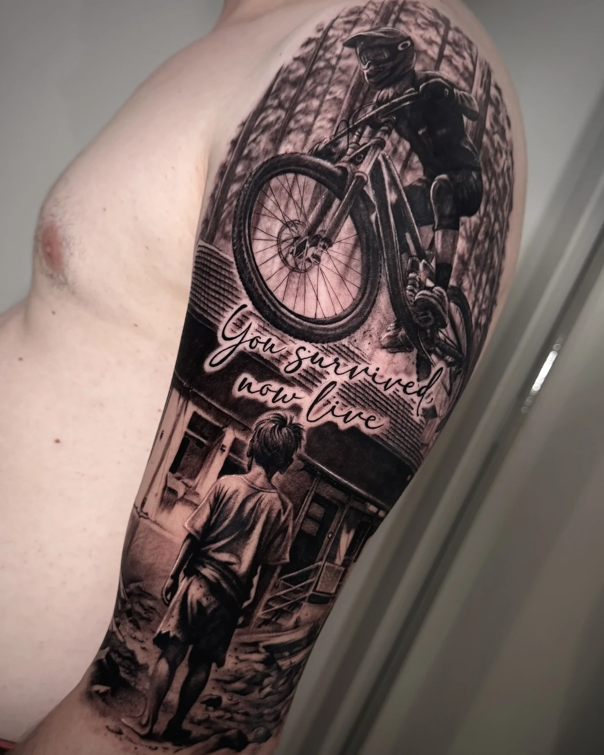 Tatuaj surrealist portret dublu realizat la Muntele Tattoo Cluj-Napoca